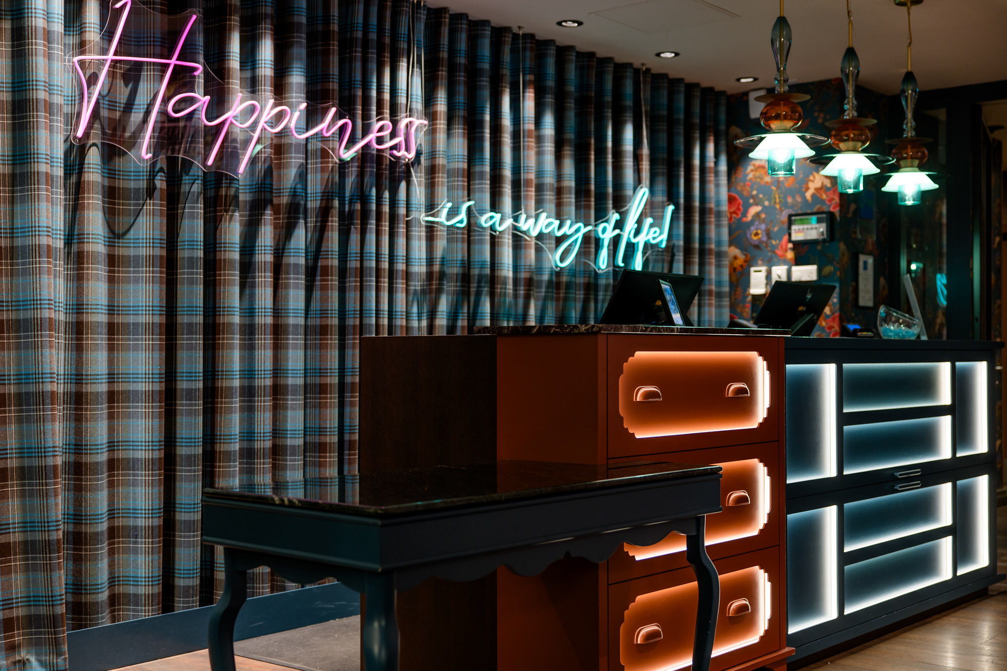 Motel One reception desk